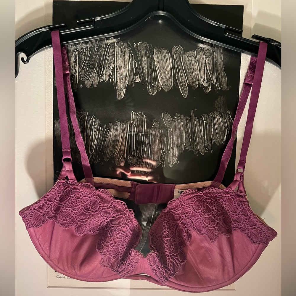 *lightly worn* DKNY Purple Lace Bra